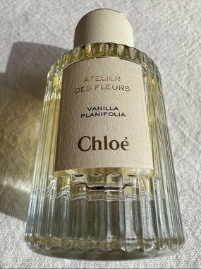 Chloé Atelier des Fleurs Vanilla Planifolia Perfume Bottle
